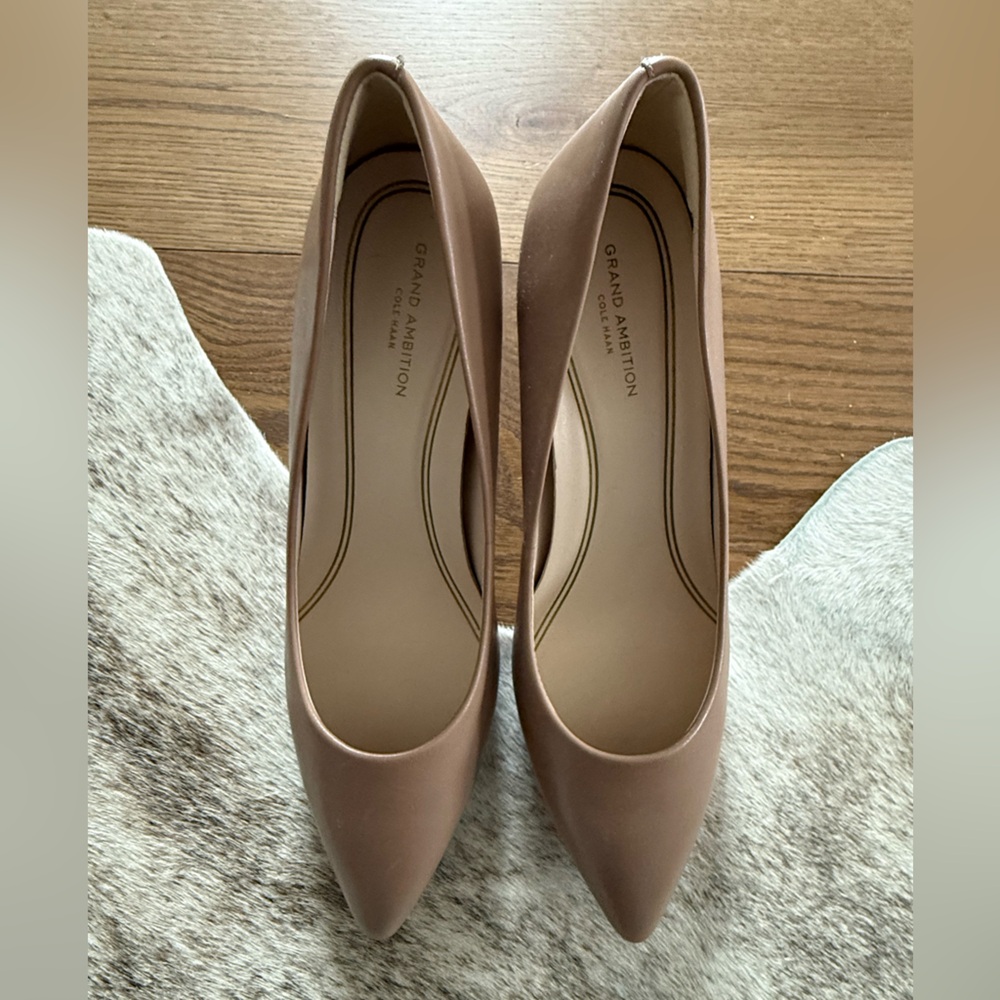 Cole Haan Grand Ambition Pump in Nude - Size 8